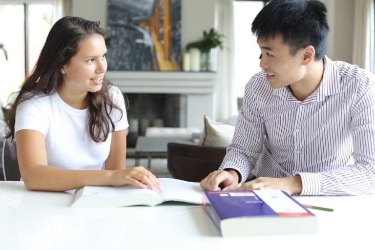 Personalized Learning: Finding the Right Private English Tutor in Hong Kong